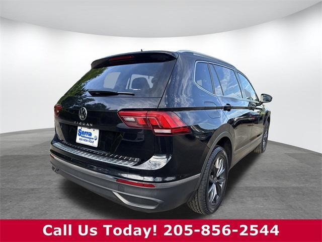 Photo of 2022 Deep Black Pearl Volkswagen Tiguan