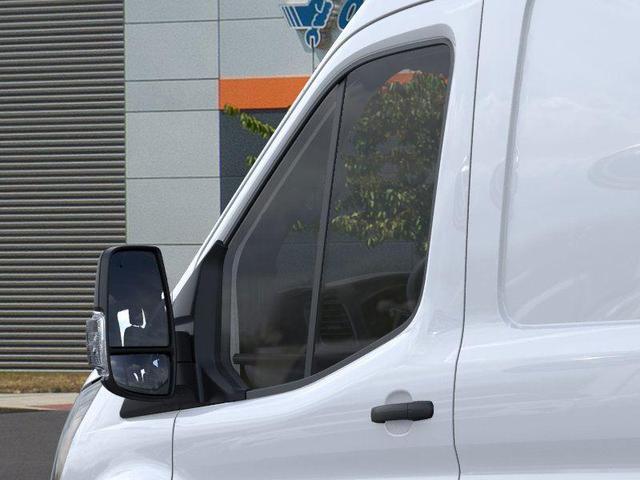 Photo of 2025 Oxford White Ford Transit-250