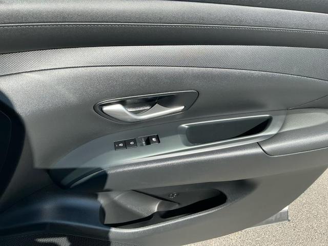 Photo of 2025 Serenity White Pearl Hyundai TUCSON