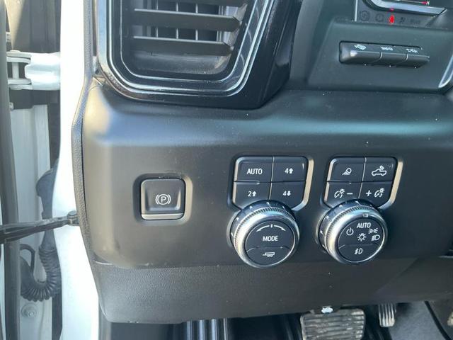 Photo of 2023 Summit White GMC Sierra 1500
