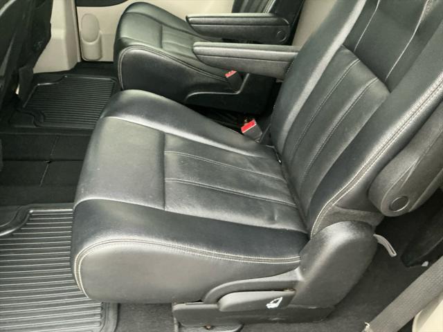 Photo of 2013 Maximum Steel Metallic Clearcoat Chrysler Town & Country