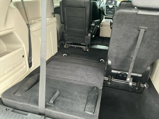 Photo of 2013 Maximum Steel Metallic Clearcoat Chrysler Town & Country