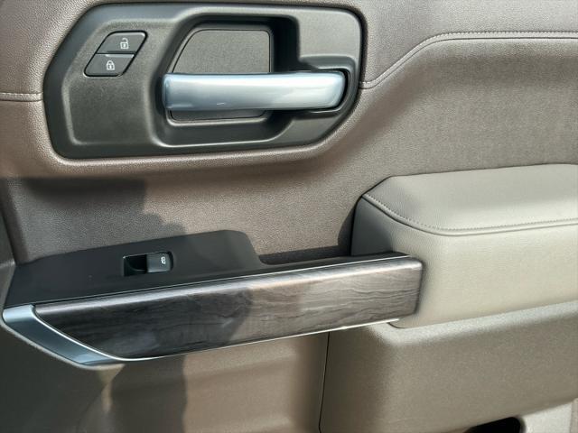 Photo of 2020 Iridescent Pearl Tricoat Chevrolet Silverado 1500