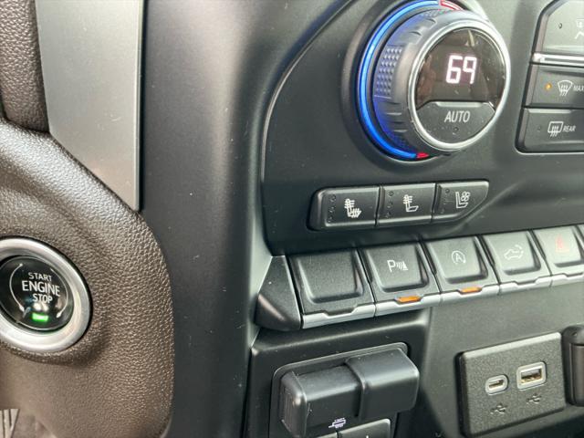Photo of 2020 Iridescent Pearl Tricoat Chevrolet Silverado 1500