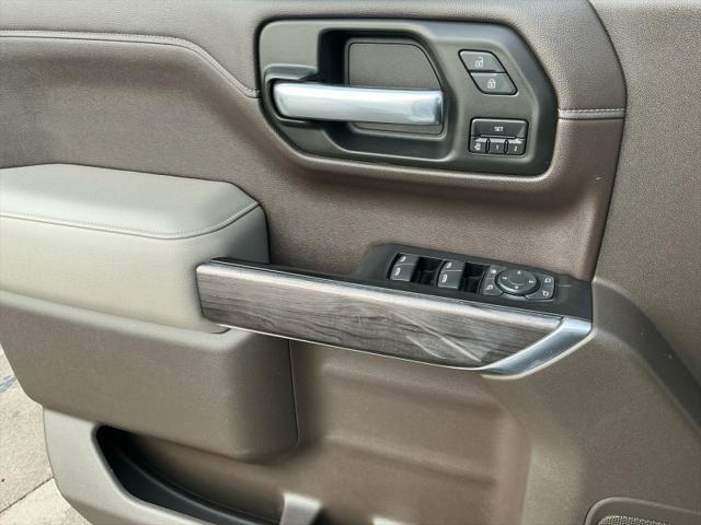 Photo of 2020 Iridescent Pearl Tricoat Chevrolet Silverado 1500