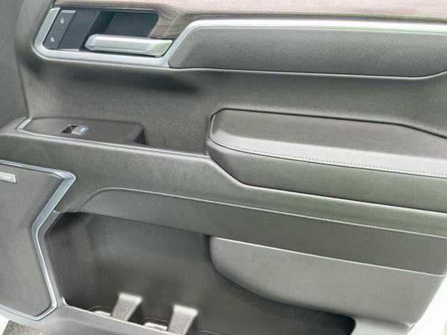 Photo of 2025 Summit White Chevrolet Silverado 1500