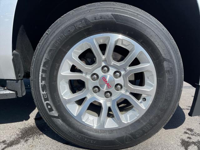 Photo of 2020 Silver Ice Metallic Chevrolet Suburban