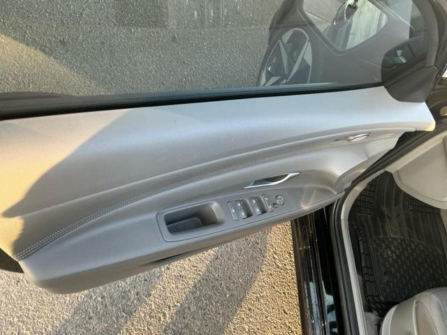 Photo of 2023 Phantom Black Hyundai ELANTRA