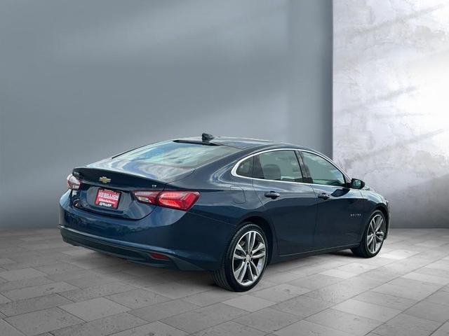 Photo of 2022 Northsky Blue Metallic Chevrolet Malibu