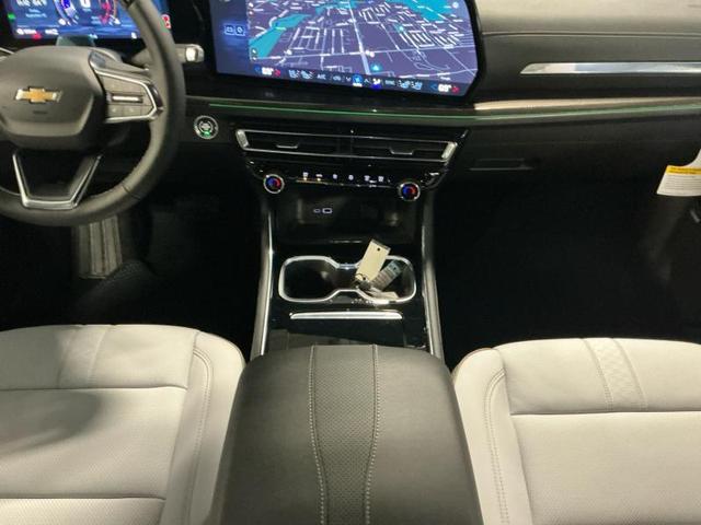 Photo of 2026 Polar White Tricoat Chevrolet Traverse