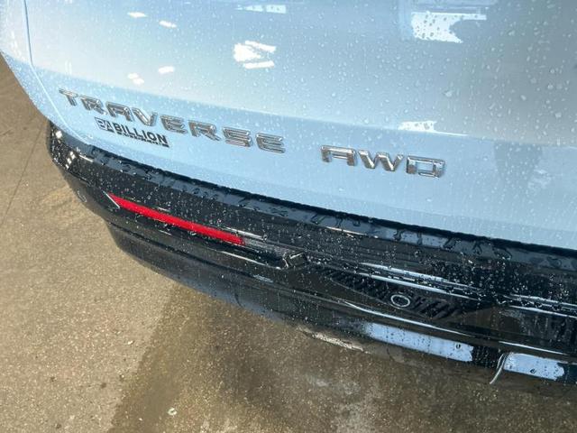 Photo of 2026 Polar White Tricoat Chevrolet Traverse