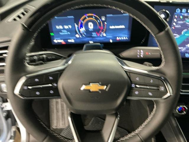 Photo of 2026 Polar White Tricoat Chevrolet Traverse