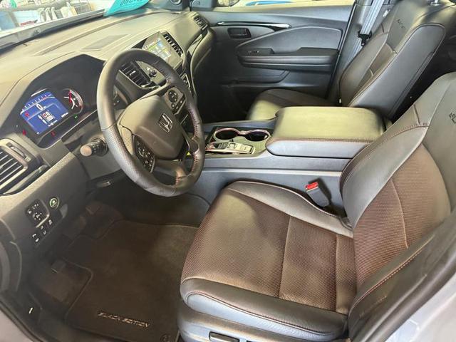 Photo of 2025 Sonic Gray Pearl Honda Passport