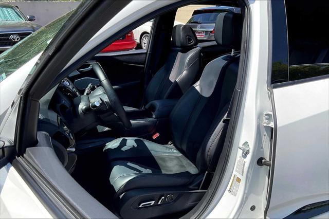 Photo of 2022 Platinum White Pearl Acura RDX