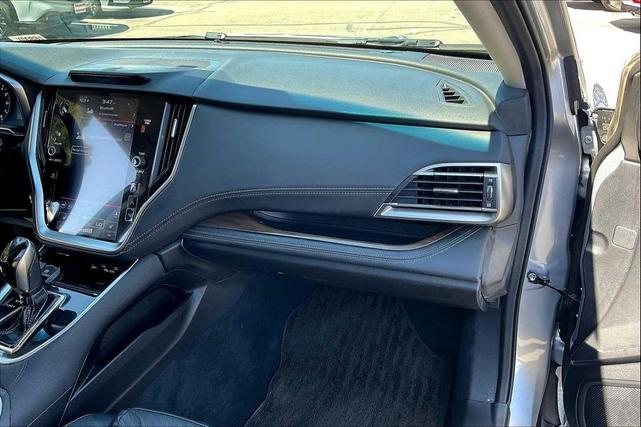 Photo of 2022 Ice Silver Metallic Subaru Outback