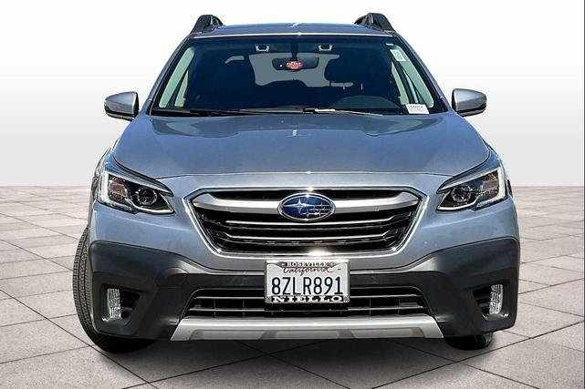 Photo of 2022 Ice Silver Metallic Subaru Outback