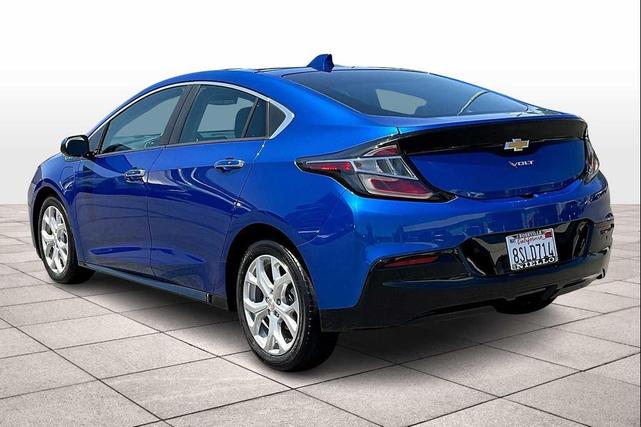 Photo of 2018 Kinetic Blue Metallic Chevrolet Volt