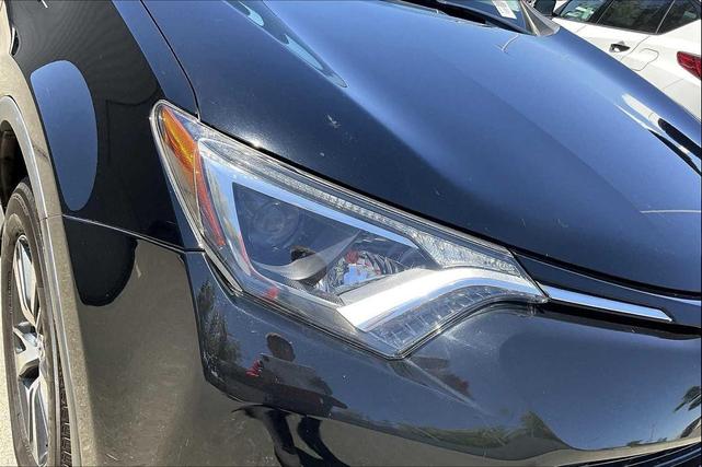 Photo of 2018 Black Toyota RAV4