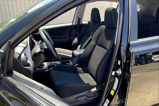 Photo of 2018 Black Toyota RAV4