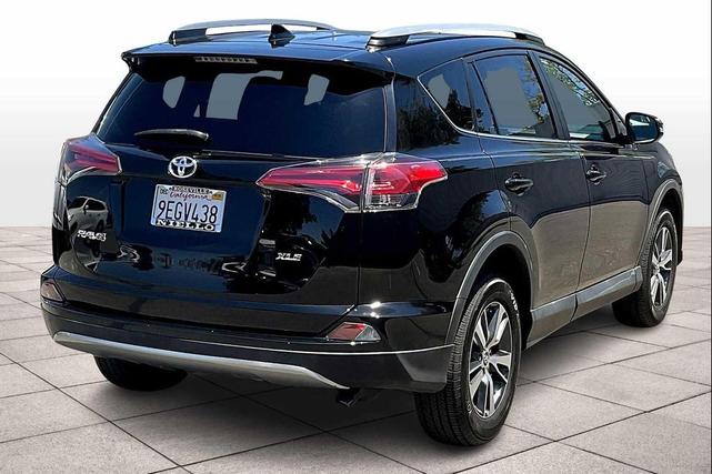 Photo of 2018 Black Toyota RAV4