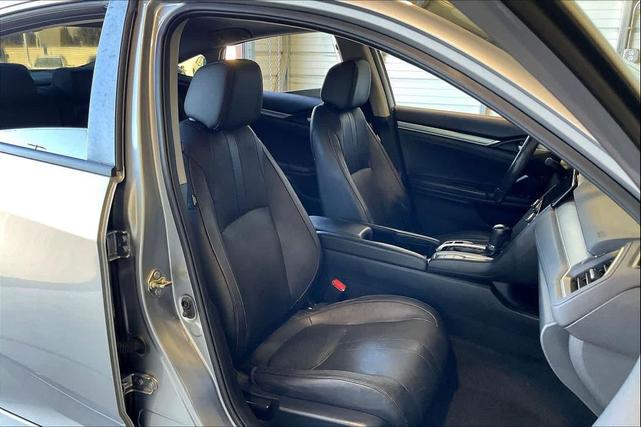 Photo of 2016 Lunar Silver Metallic Honda Civic