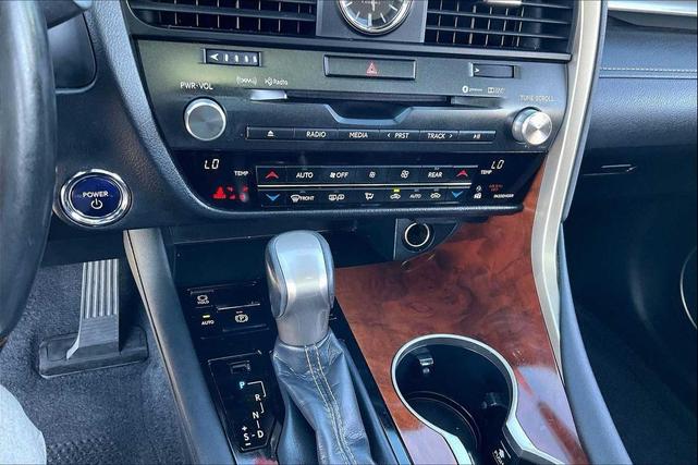 Photo of 2019 Atomic Silver Lexus RX 450h