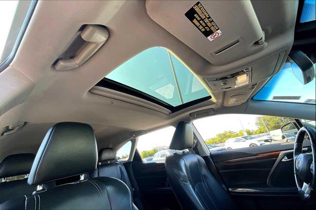 Photo of 2019 Atomic Silver Lexus RX 450h