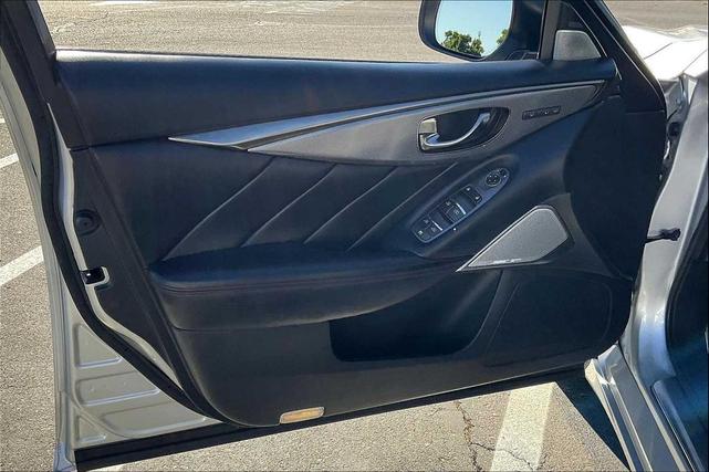 Photo of 2019 Liquid Platinum INFINITI Q50