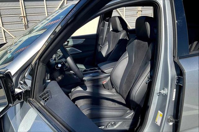 Photo of 2026 Solar Silver Metallic Acura MDX