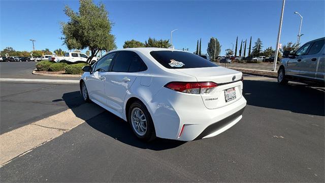 Photo of 2022 White Toyota Corolla Hybrid
