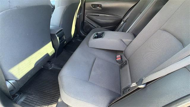 Photo of 2022 White Toyota Corolla Hybrid