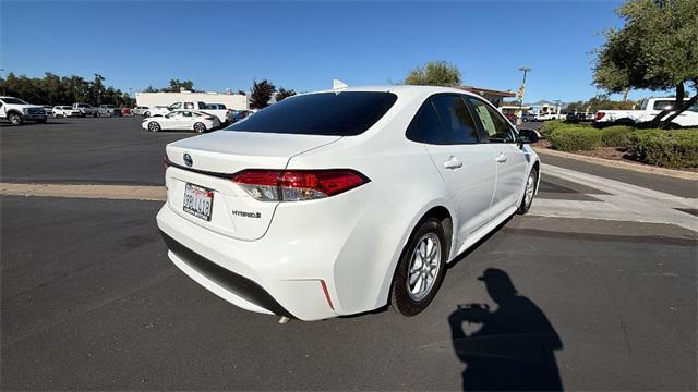 Photo of 2022 White Toyota Corolla Hybrid