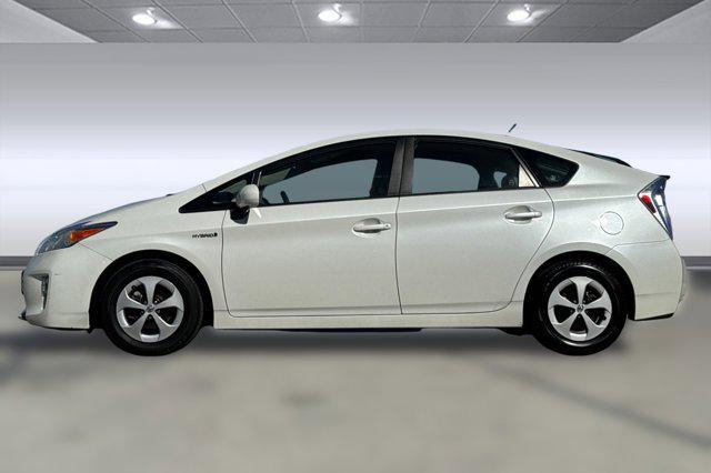 Photo of 2014 White Toyota Prius