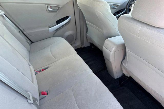 Photo of 2014 White Toyota Prius
