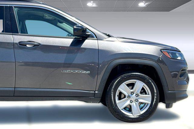 Photo of 2022 Granite Crystal Metallic Clearcoat Jeep Compass