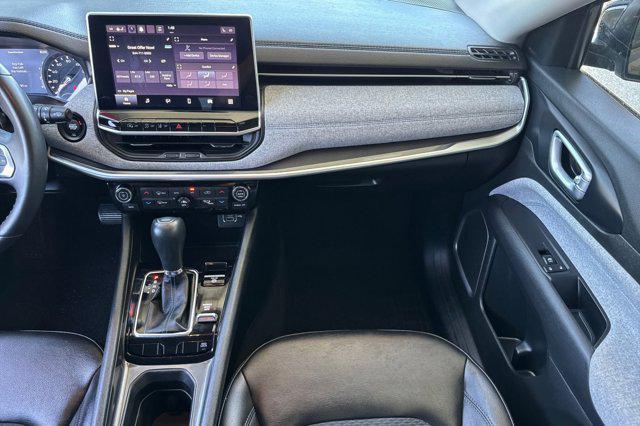 Photo of 2022 Granite Crystal Metallic Clearcoat Jeep Compass