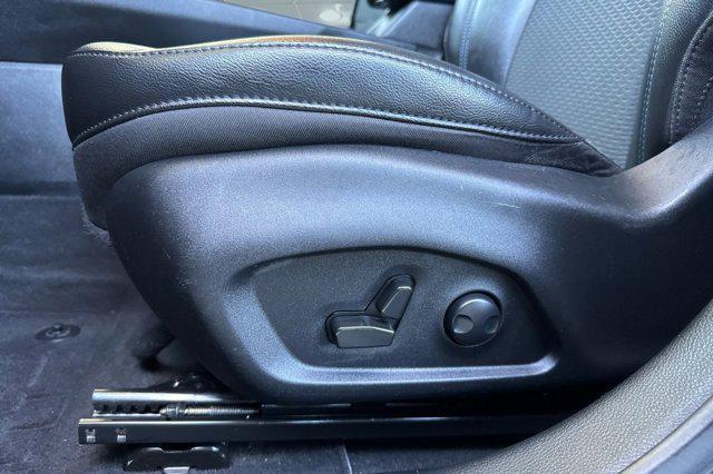 Photo of 2022 Granite Crystal Metallic Clearcoat Jeep Compass