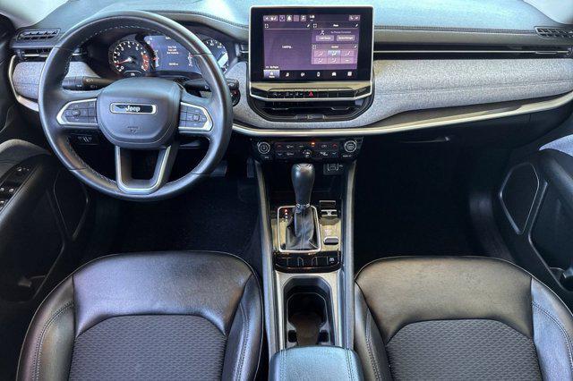 Photo of 2022 Granite Crystal Metallic Clearcoat Jeep Compass