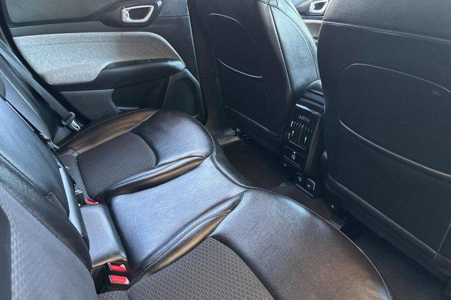 Photo of 2022 Granite Crystal Metallic Clearcoat Jeep Compass