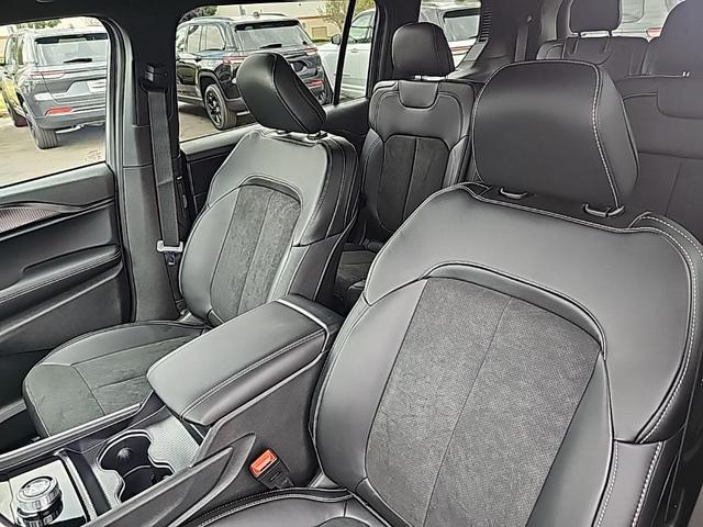 Photo of 2025 Velvet Red Pearlcoat Jeep Grand Cherokee L