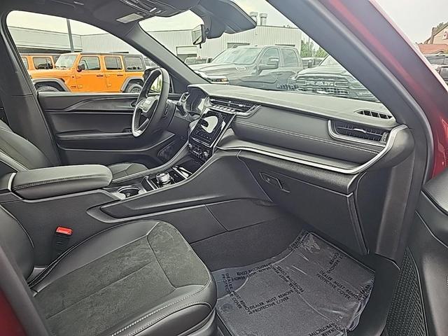 Photo of 2025 Velvet Red Pearlcoat Jeep Grand Cherokee L