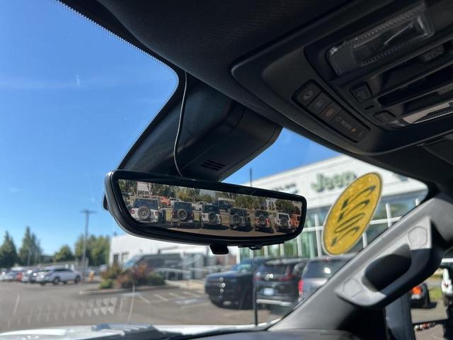 Photo of 2022 Iridescent Pearl Tricoat Chevrolet Silverado 3500