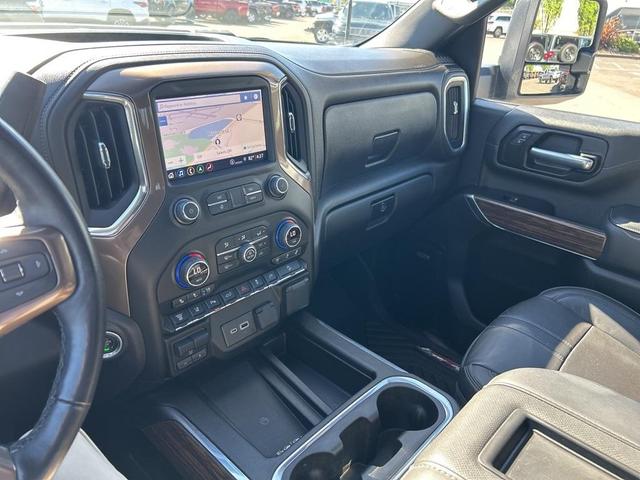 Photo of 2022 Iridescent Pearl Tricoat Chevrolet Silverado 3500