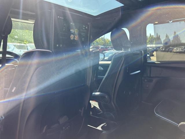 Photo of 2021 Ceramic Gray Clearcoat Chrysler Pacifica