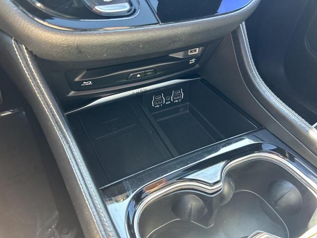 Photo of 2021 Ceramic Gray Clearcoat Chrysler Pacifica