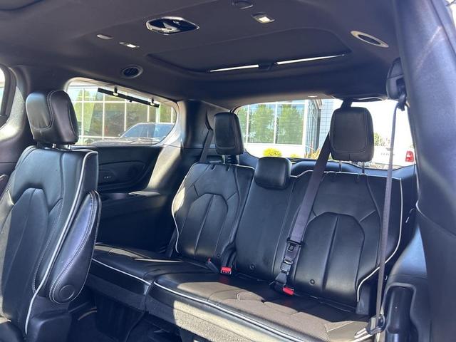 Photo of 2021 Ceramic Gray Clearcoat Chrysler Pacifica