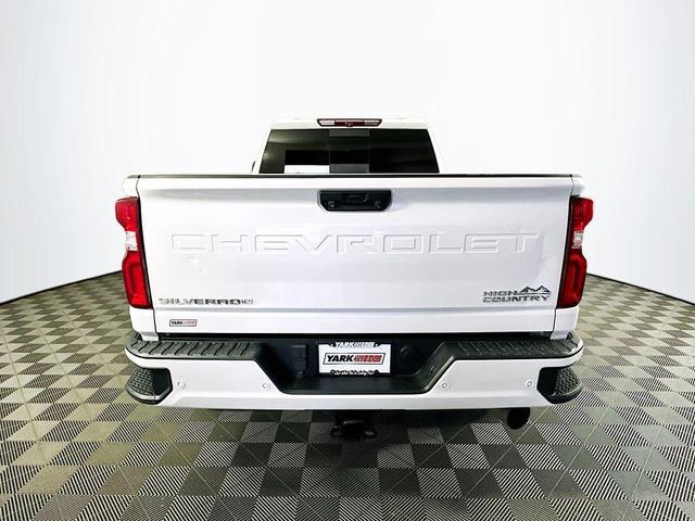 Photo of 2021 White Chevrolet Silverado 2500