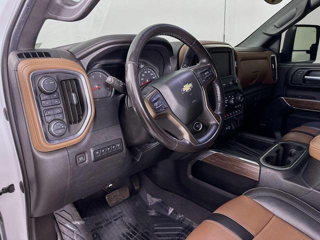 Photo of 2021 White Chevrolet Silverado 2500