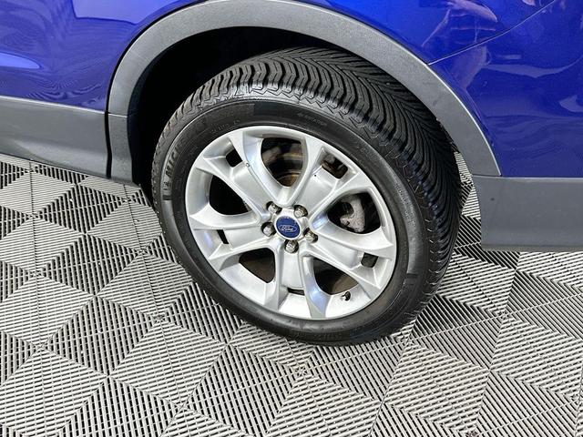 Photo of 2015 Blue Ford Escape