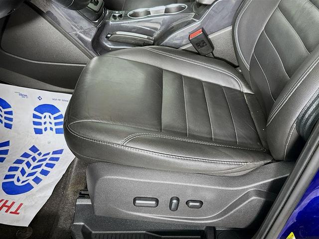 Photo of 2015 Blue Ford Escape